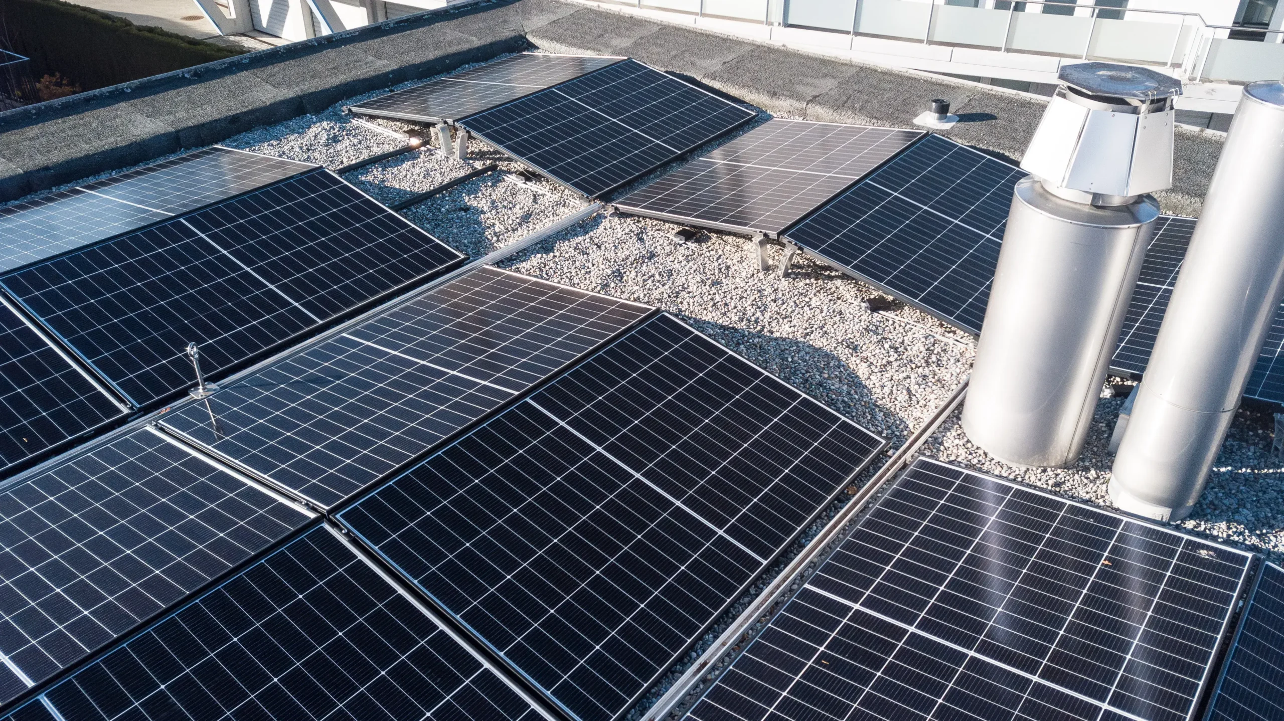 Photovoltaik-stsetech-luzern-pvanlage-solardach-kies-wohnung